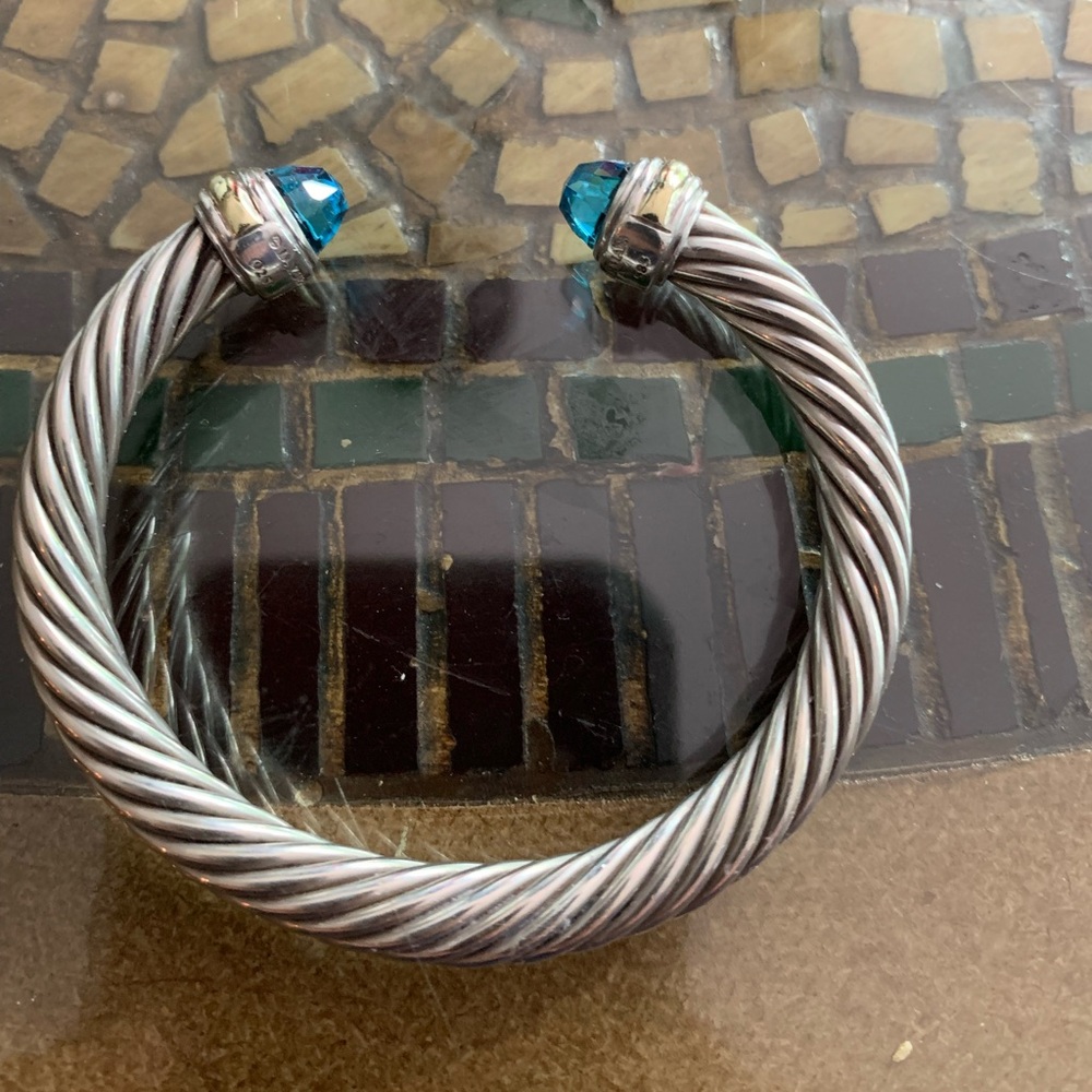Beautiful Authentic David Yurman bracelet. EUC 7MM
